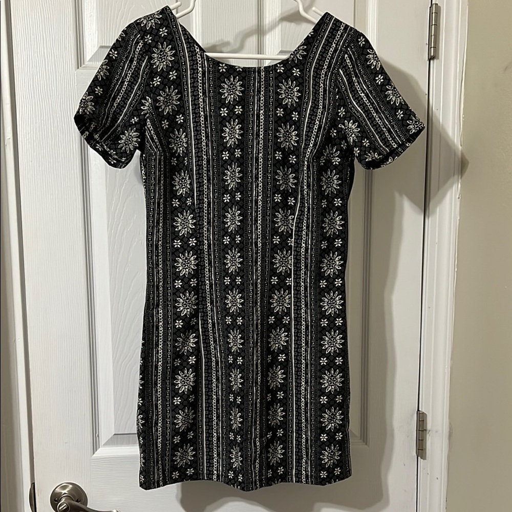 Elegant Black and White Patterned Dress